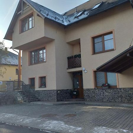 Vila Michal Bešeňová Exteriér fotografie