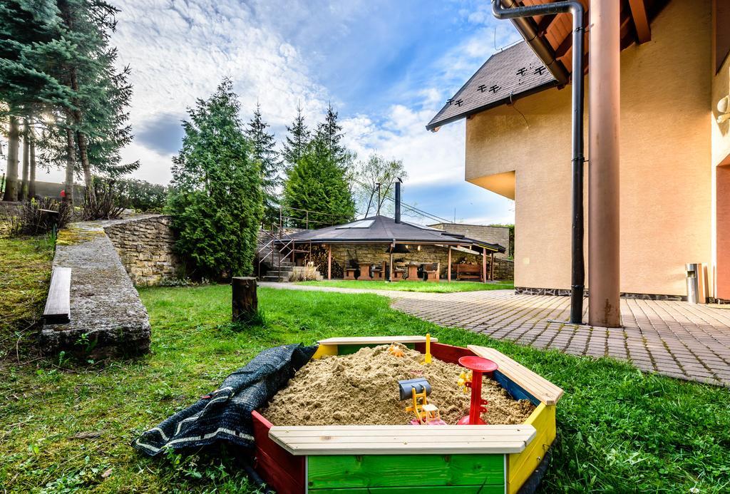 Vila Michal Bešeňová Exteriér fotografie